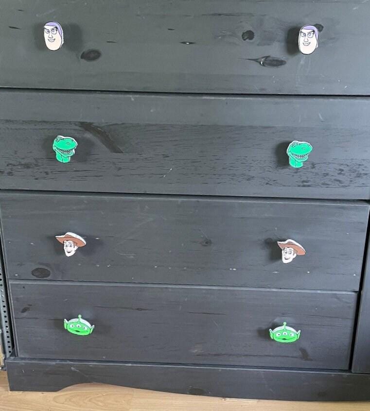 Toy story drawer pulls, kids furniture cabinet handles, buzz woody 3D printed PLA knobs, nursery dresser hardware, baby shower present - Test Video